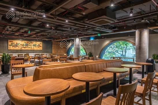 Cho thuê nhà mặt phố nhà thờ, dt 90m, mt 9m, vị trí kim cương ở hồ hoàn kiếm, trung tâm du lịch