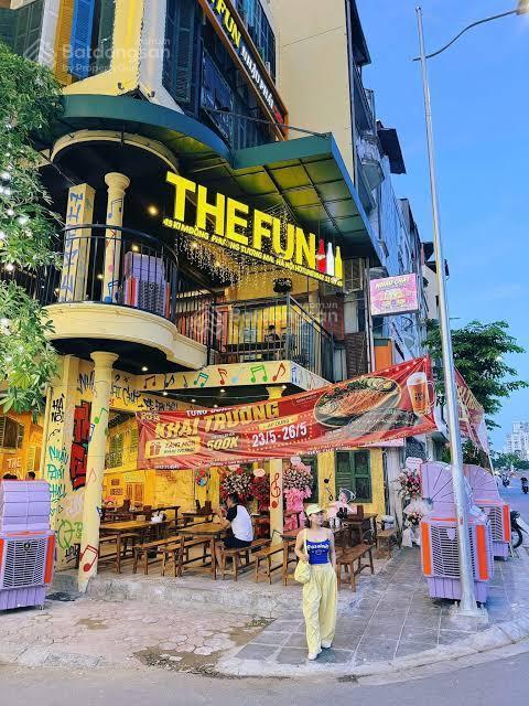 Siêu phẩm! mặt bằng lô góc trần duy hưng mt 10m, 95m 2 tầng, hợp làm showroom/cafe/f&b
