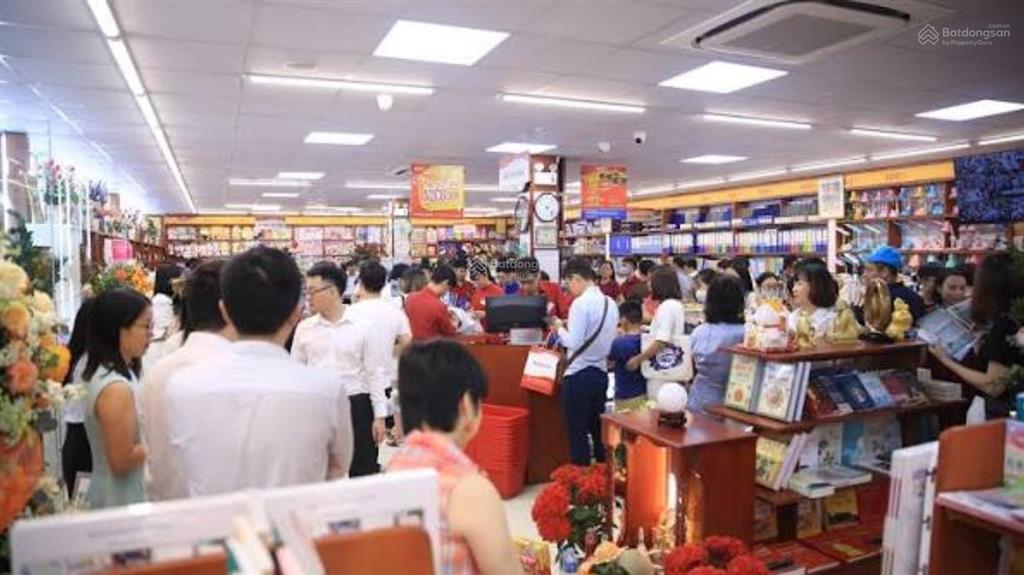 Hàng cực độc! mặt tiền 14m mặt phố mai dịch dt 210m thông sàn, phù hợp mô hình siêu thị/ showroom