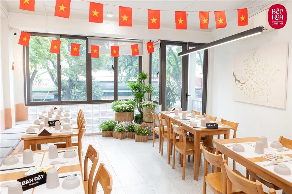 Vị trí siêu phẩm mặt phố quang trung, dt 60m2 x 5t, mt 5m, phù hợp nhà hàng/ spa/ showroom/ cafe