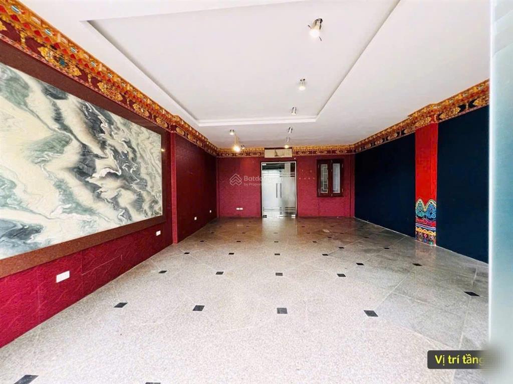 Cho thuê mbkd mặt phố dương khuê 250m2, mặt tiền 8.5m, vỉa hè rộng, vị trí đẹp trung tâm cầu giấy