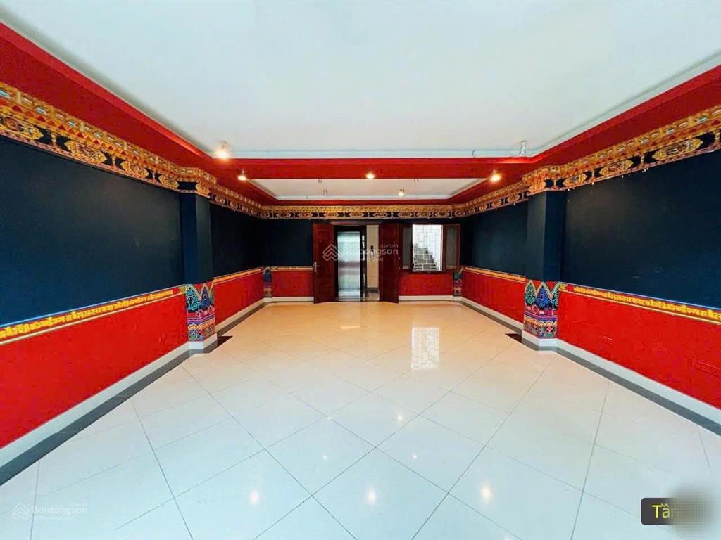Cho thuê mbkd mặt phố dương khuê 250m2, mặt tiền 8.5m, vỉa hè rộng, vị trí đẹp trung tâm cầu giấy