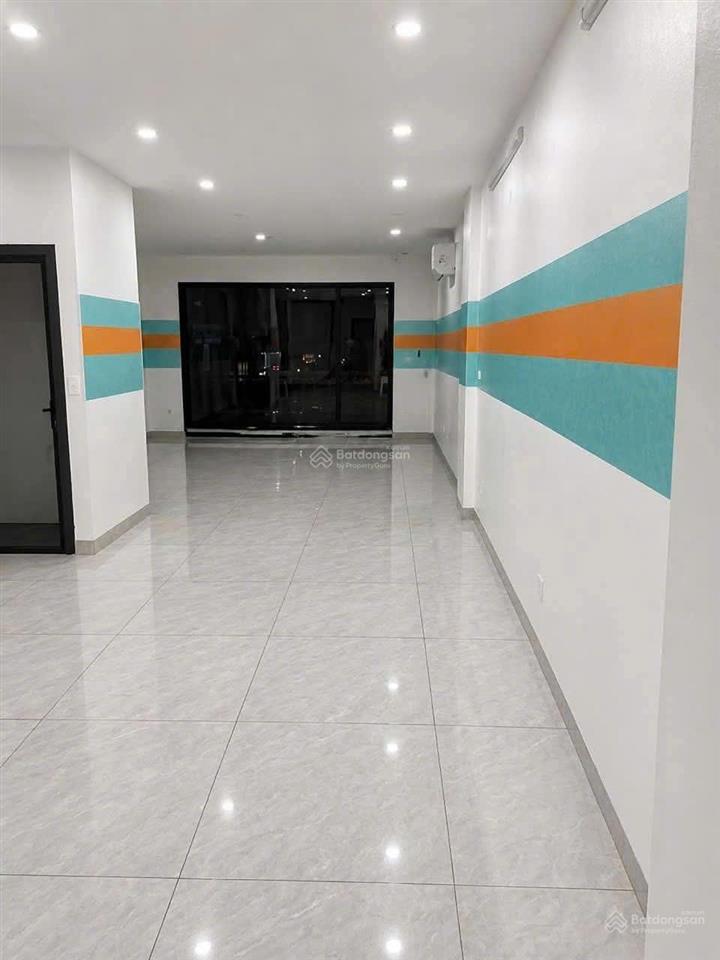 Mặt phố bạch mai ngã tư 134m2 mt 5,5m x 38tr  tt hai bà trưng siêu thị, thực phẩm, hoa quả....
