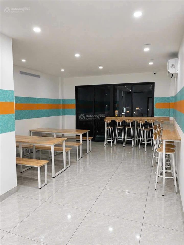 Mặt phố bạch mai ngã tư 134m2 mt 5,5m x 38tr  tt hai bà trưng siêu thị, thực phẩm, hoa quả....