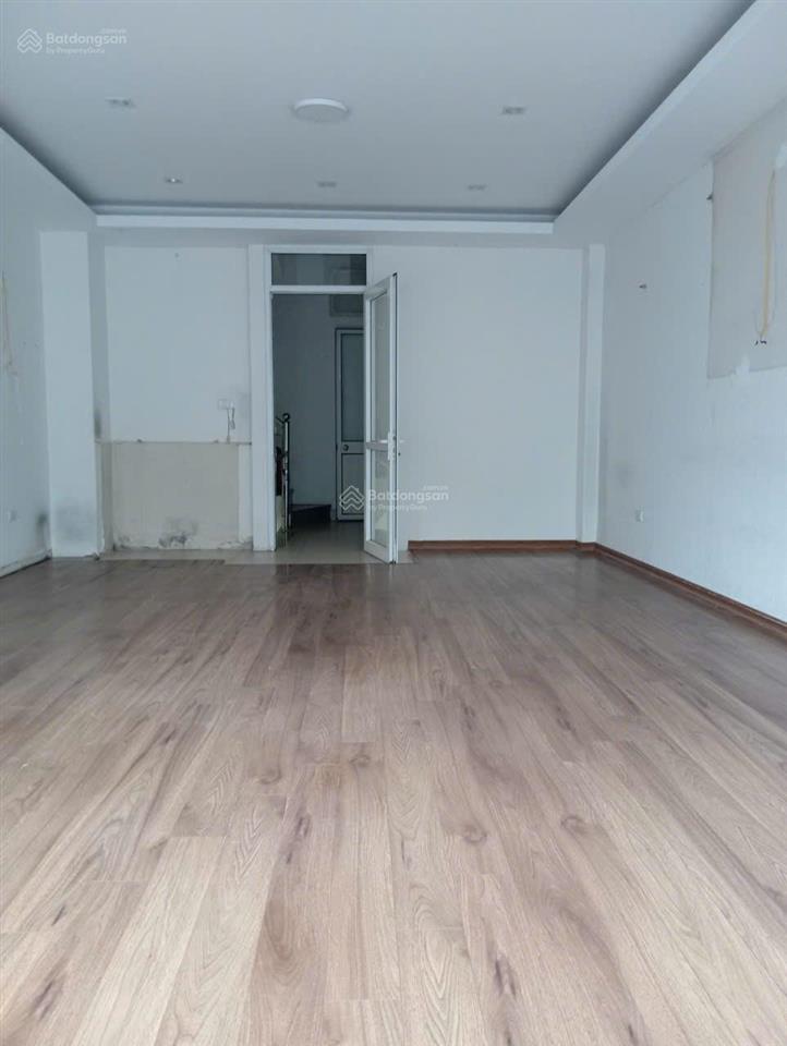 Cho thuê mặt phố nguyễn khánh toàn  50m² x 4 tầng  mt 4m  26 triệu/tháng , trung tâm cầu giấy