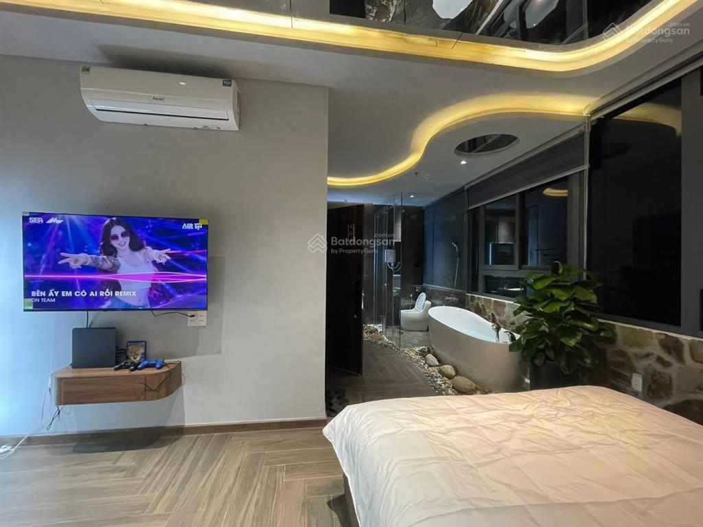 Chủ định cư bán tòa ks ngay st emart phan văn trị doanh thu 150tr/ tháng.