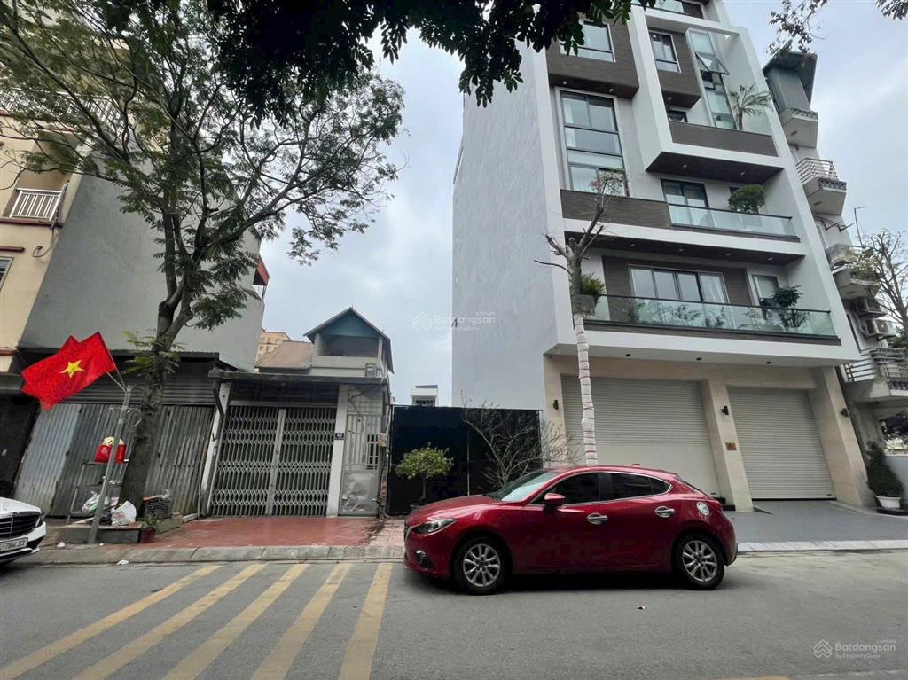 Chị chủ muốn chuyển đổi nhờ em bán mảnh đất đẹp 70m2 tại giang biên phường việt hưng.