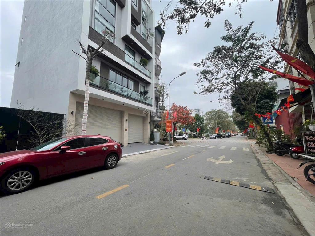 Chị chủ muốn chuyển đổi nhờ em bán mảnh đất đẹp 70m2 tại giang biên phường việt hưng.