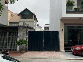 Chị chủ muốn chuyển đổi nhờ em bán mảnh đất đẹp 70m2 tại giang biên phường việt hưng.