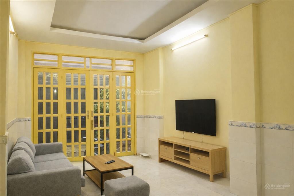 Căn cực hiếm! nhà ngay hàng xanh, 45m2, 2 tầng, nhỉnh 5 tỷ, sát hxh thông