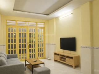 Căn cực hiếm! nhà ngay hàng xanh, 45m2, 2 tầng, nhỉnh 5 tỷ, sát hxh thông