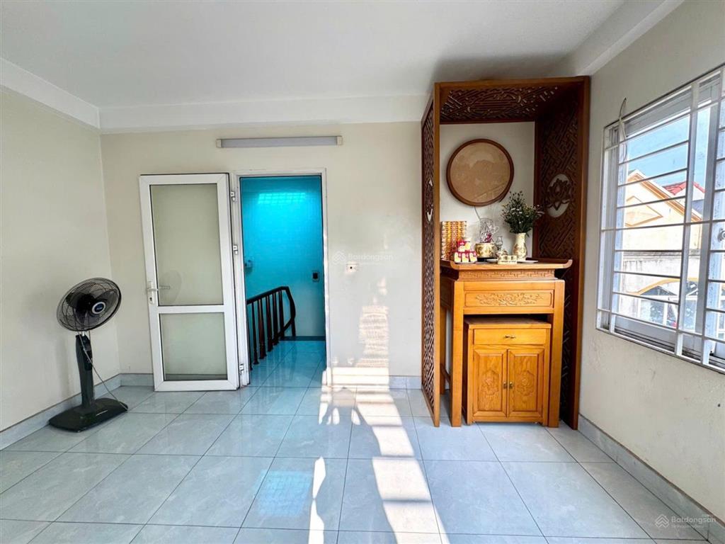 Bán gấp nhà riêng trương định, 33m2, chỉ 6,23 tỷ, 3pn, 4wc, sổ đỏ cc sẵn sàng giao dịch