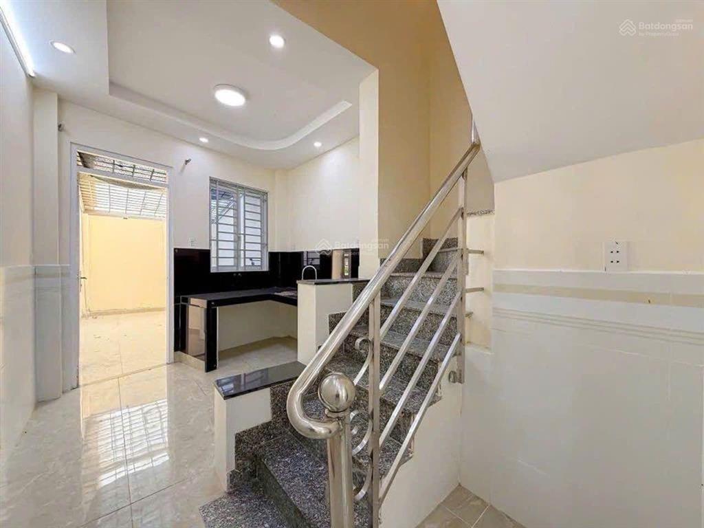 Chị lan cần bán căn nhà cạnh phú mỹ hưng, nhỉnh 4 tỷ, phú thuận, quận 7.