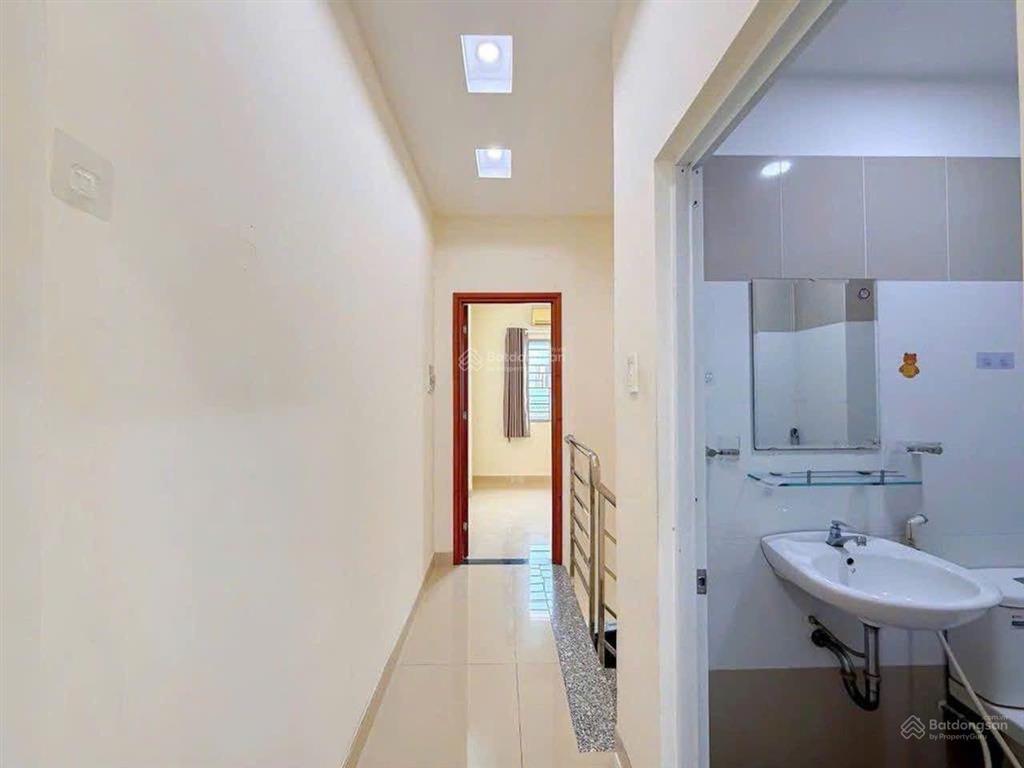 Chị lan cần bán căn nhà cạnh phú mỹ hưng, nhỉnh 4 tỷ, phú thuận, quận 7.