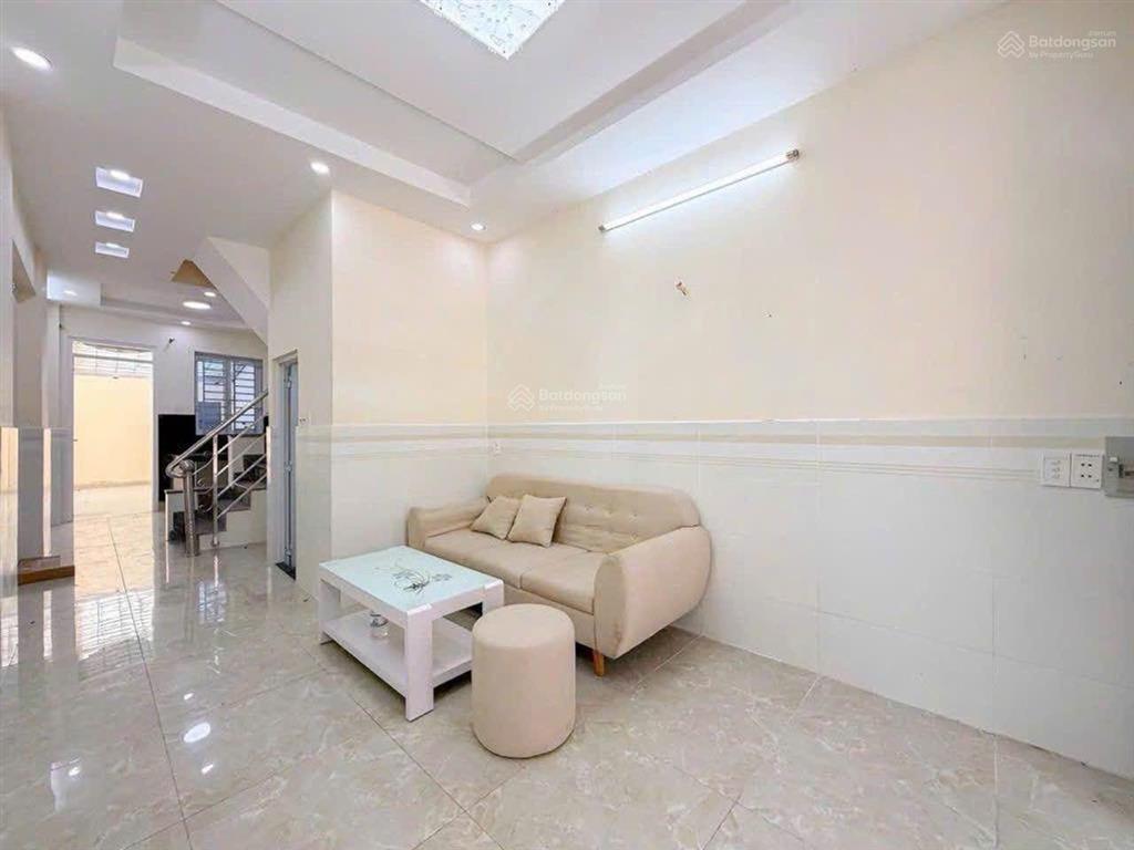 Chị lan cần bán căn nhà cạnh phú mỹ hưng, nhỉnh 4 tỷ, phú thuận, quận 7.