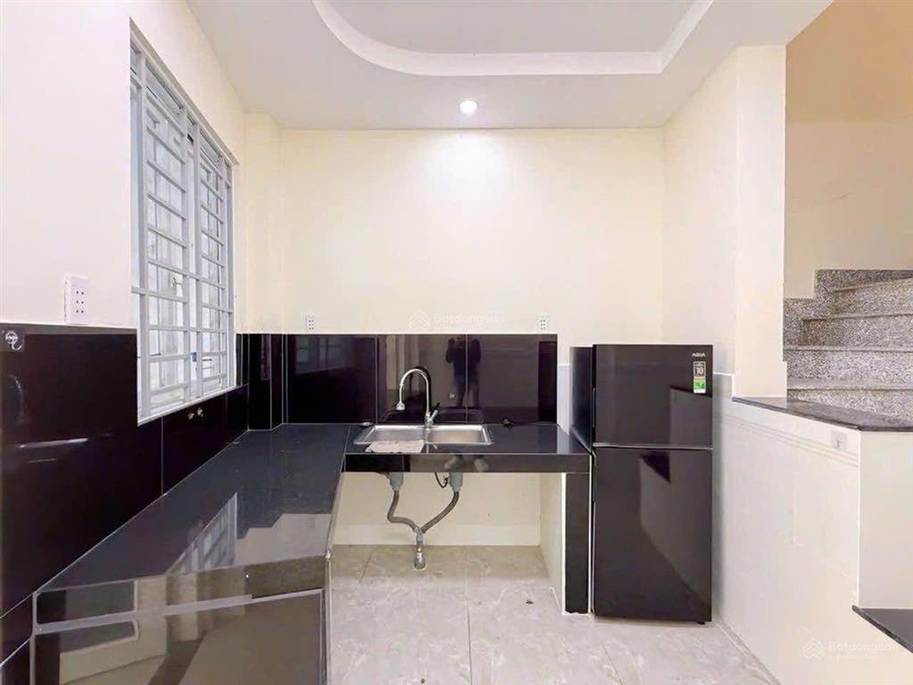 Chị lan cần bán căn nhà cạnh phú mỹ hưng, nhỉnh 4 tỷ, phú thuận, quận 7.