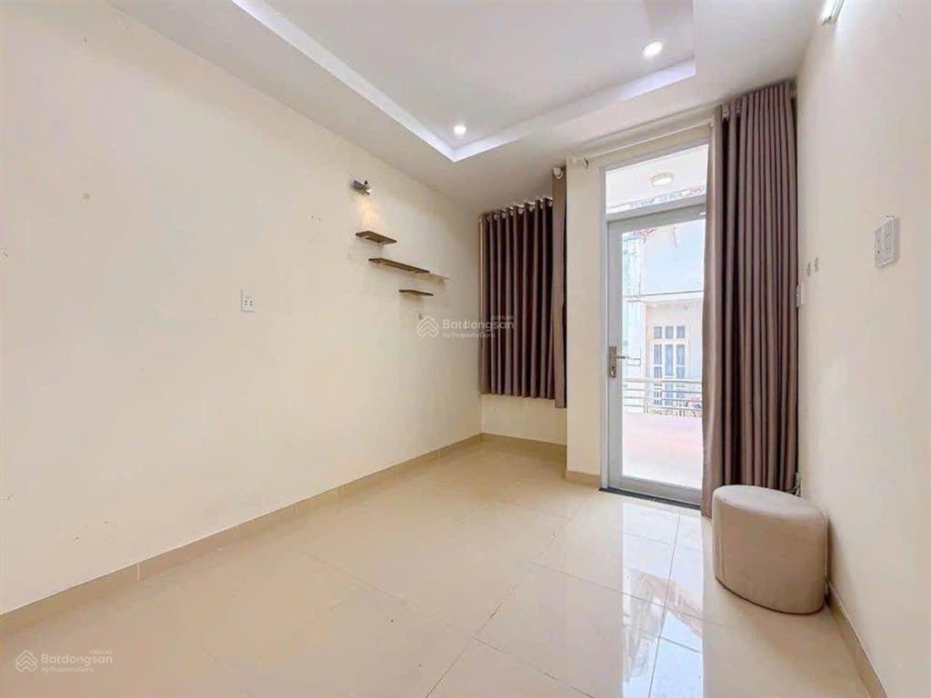 Chị lan cần bán căn nhà cạnh phú mỹ hưng, nhỉnh 4 tỷ, phú thuận, quận 7.