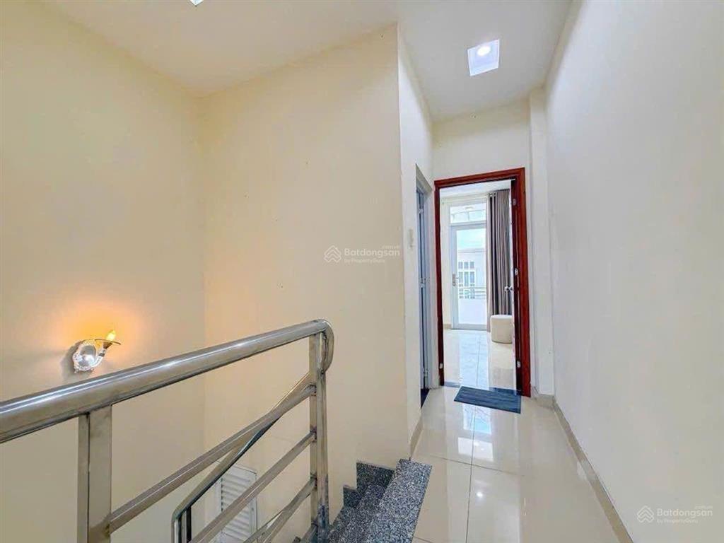 Chị lan cần bán căn nhà cạnh phú mỹ hưng, nhỉnh 4 tỷ, phú thuận, quận 7.