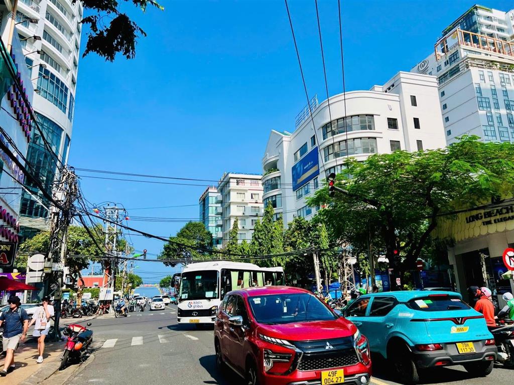 Chưa tới 5 tỷ sở hữu được căn nhà 3 tầng ngay khu phố tây nha trang sát chợ đêm và bãi tắm biển
