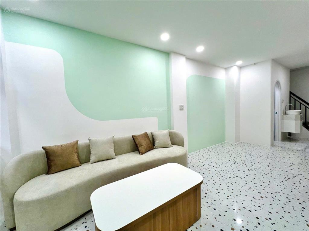 Chưa tới 5 tỷ sở hữu được căn nhà 3 tầng ngay khu phố tây nha trang sát chợ đêm và bãi tắm biển