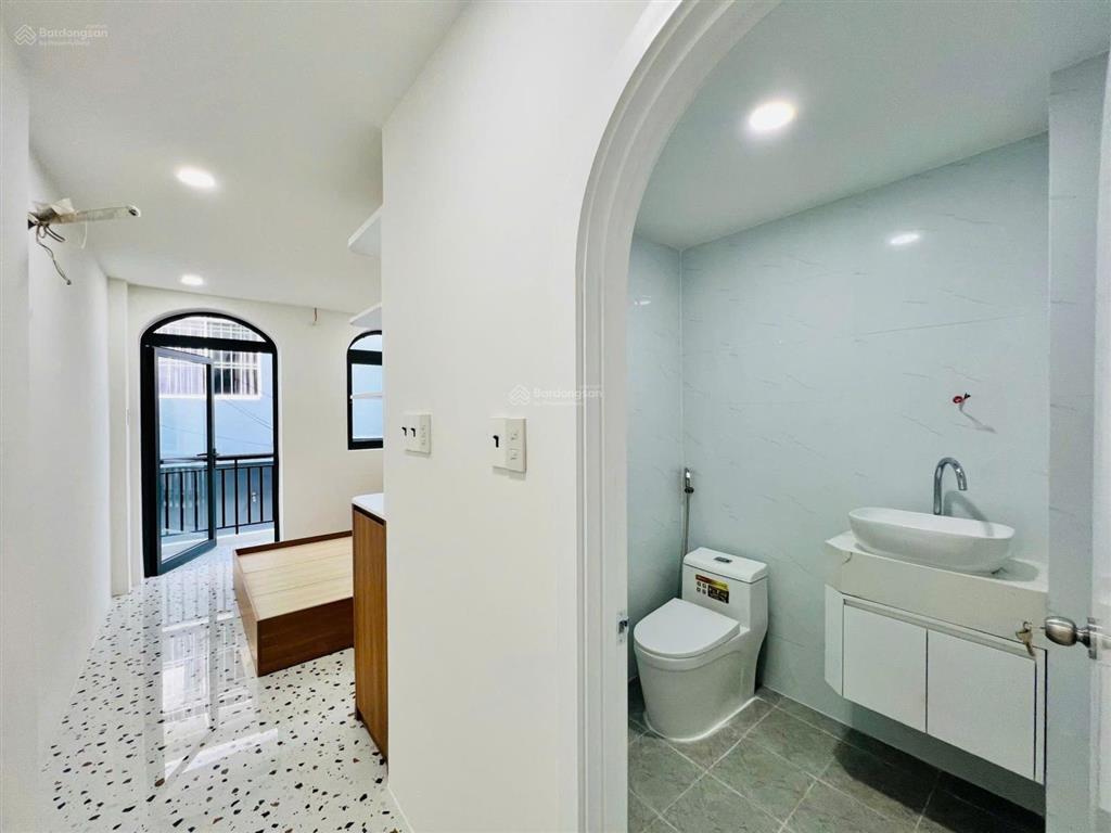 Chưa tới 5 tỷ sở hữu được căn nhà 3 tầng ngay khu phố tây nha trang sát chợ đêm và bãi tắm biển