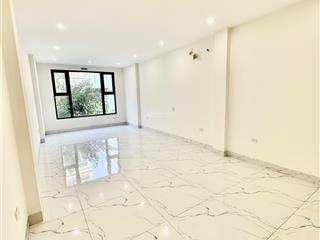 Cho thuê tầng 123 làm văn phòng, đường rộng ô tô đỗ ngày đêm, có thang máy, vệ sinh mỗi tầng