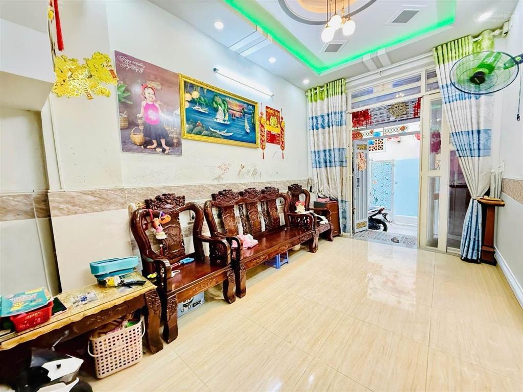 Nhà sổ hồng riêng quận 12 pháp lý chuẩn vị trí đắc địa công năng đầy đủ giá chỉ nhỉnh ba tỷ