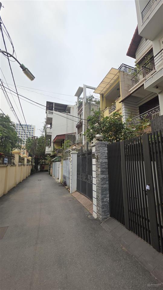 295tr/m110m2 hoàng quốc việt 32.5tỷ gara ô tô lô góc 4tầng thang máy