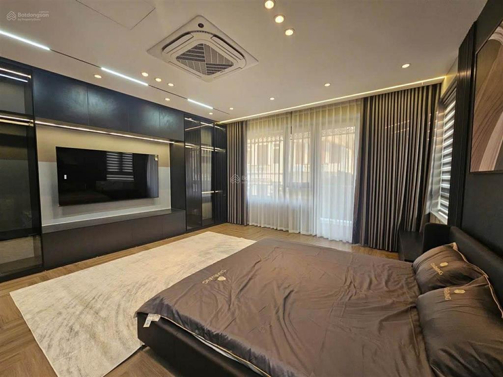 Bán nhà lĩnh nam , ô tô đỗ cửa , 10m ra phố , nhà đẹp ở ngay , không quy hoạch , 45m2 , 7 tỷ