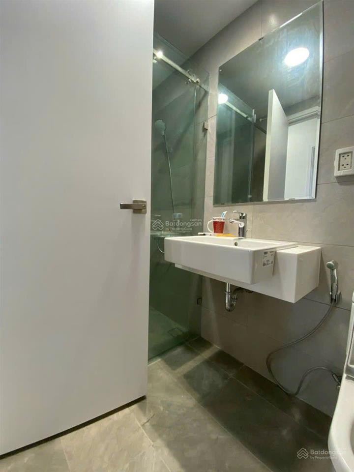 Bán nhà chung cư cũ tháng bộ lầu 1 địa chỉ 221/2 lê văn sỹ quận 3 nhà ngang 4m dài 16m có sổ hồng