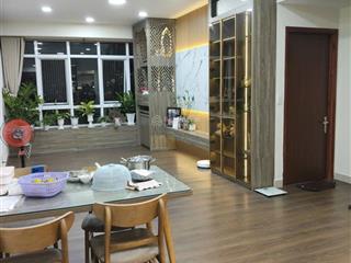 Bán chúng cư củ thang bộ mặt tiền đề thám quận 1 nhà sổ hồng 25m2 có 1 phòng ngủ 1 nhà vệ sinh