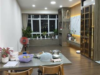 Bán chung cư sổ hồng lầu 3 cầu thang bộ địa chỉ mặt tiền số 210 đề thám quận 1 giá 2,8 tỷ nhà đẹp
