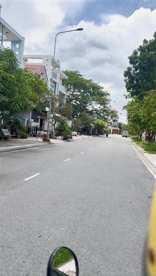 Ngay công viên, đường phạm thị quy, tthc nhà bè, 162m2 ngang 9m, chỉ 9 tỷ nhỉnh.