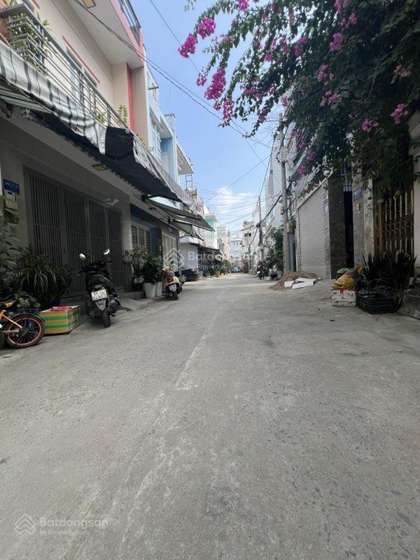 Bán nhà 3 tầng, hẻm ô tô 6m, tt nhà bè, 54m2, 4pn, sát quận 7, giá 6,1 tỷ (tl)