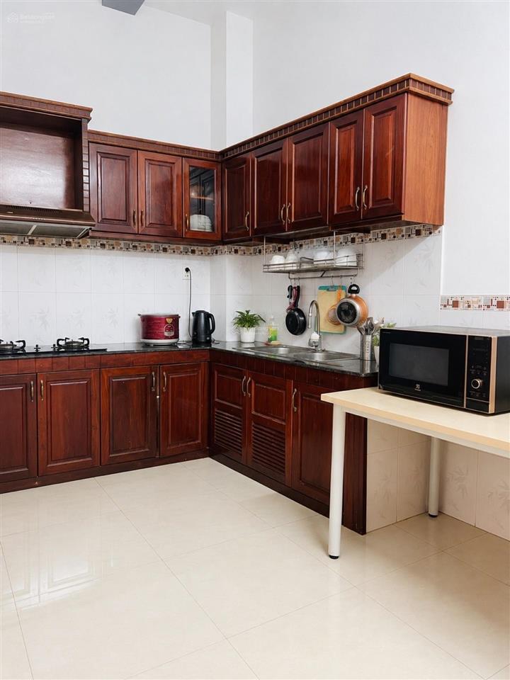 Bán nhà 3 tầng, hẻm ô tô 6m, tt nhà bè, 54m2, 4pn, sát quận 7, giá 6,1 tỷ (tl)