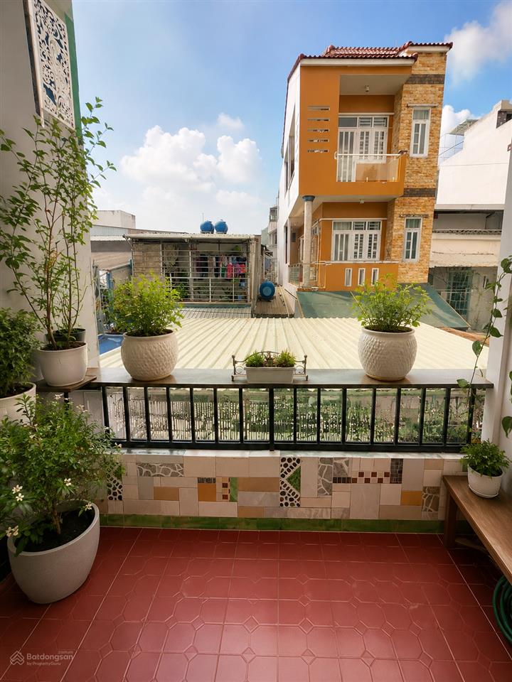 Bán nhà 162m gần phú mỹ hưng, hẻm ô tô đổ cửa, nhà ở + 4 phòng cho thuê, giá chỉ 7 tỷ hơn