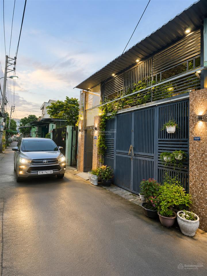 Bán nhà 162m gần phú mỹ hưng, hẻm ô tô đổ cửa, nhà ở + 4 phòng cho thuê, giá chỉ 7 tỷ hơn