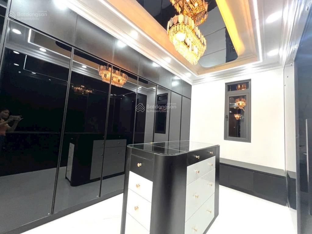 Nhà 5 tầng mặt tiền đường 9m trung tâm nhà bè, 80m, 4pn, giá 9 tỷ (tl)