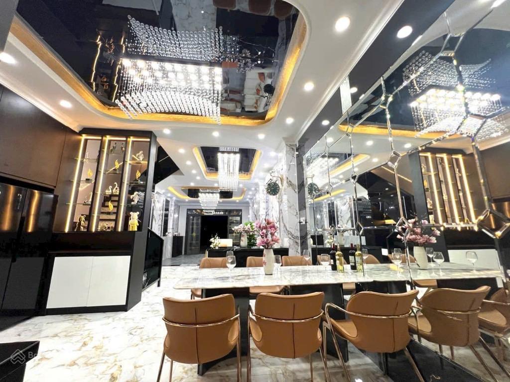 Nhà 5 tầng mặt tiền đường 9m trung tâm nhà bè, 80m, 4pn, giá 9 tỷ (tl)