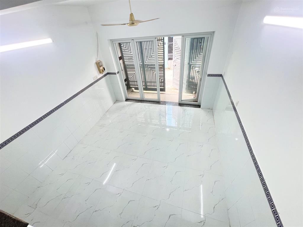 Nhà đẹp 2 tầng  kdc phước kiển lvl 68m 3pn chỉ 5t hơn xíu