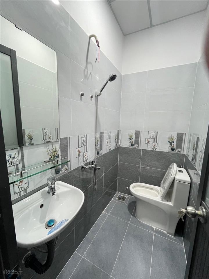 Kdc phạm hữu lầu sát vách phú mỹ hưng ngang 5x16m tặng nhà sẵn dòng tiền 240tr chỉ 4.5t (tl)