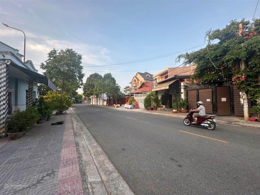 Bán nhà mặt phố 192, phạm ngọc thạch, 75m2, 3,1 tỷ, giá tốt, nhiều tiện ích