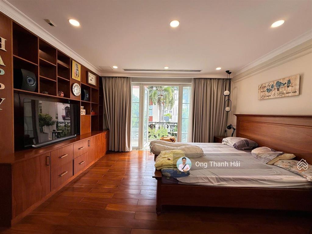 Cho thuê biệt thự đơn lập tại phú mỹ hưng, 285m2(19x15m) 6pn, sát bên công viên hồ bán nguyệt, ssis