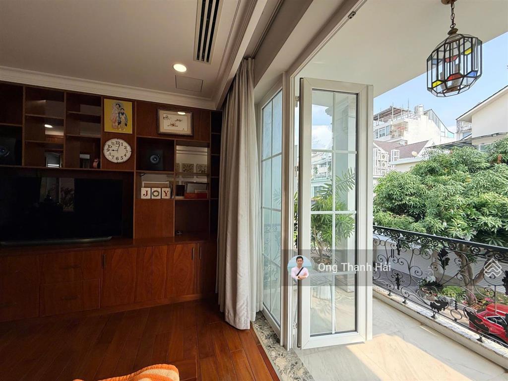 Cho thuê biệt thự đơn lập tại phú mỹ hưng, 285m2(19x15m) 6pn, sát bên công viên hồ bán nguyệt, ssis