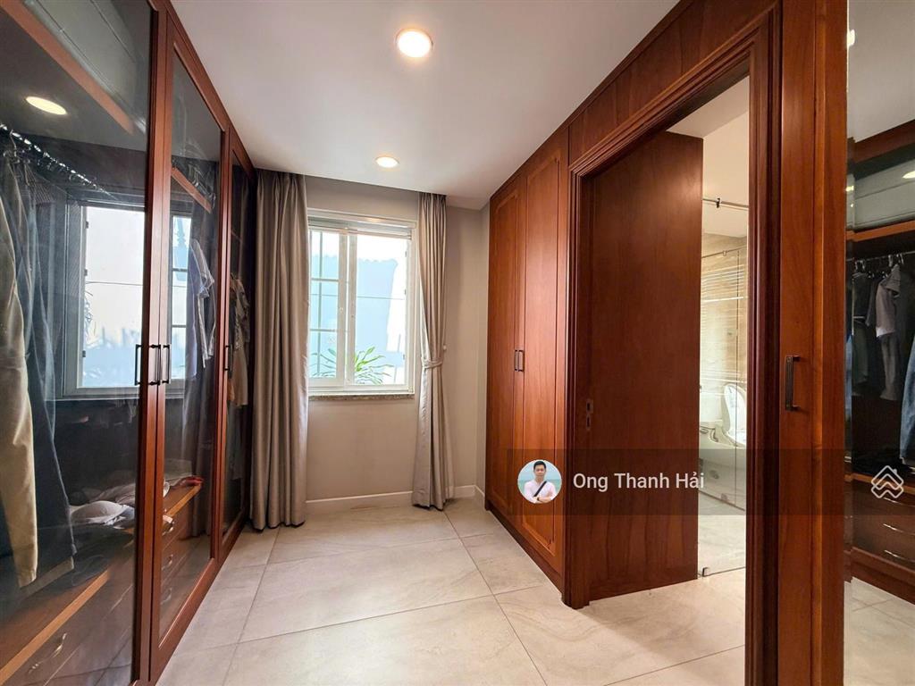Cho thuê biệt thự đơn lập tại phú mỹ hưng, 285m2(19x15m) 6pn, sát bên công viên hồ bán nguyệt, ssis