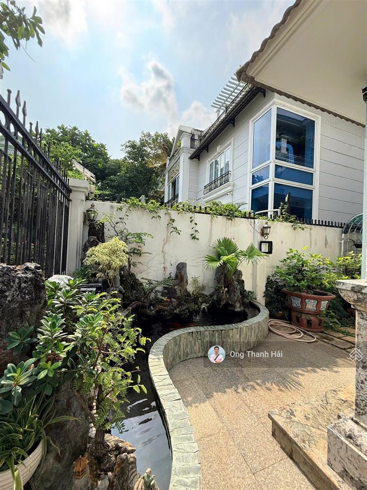 Cho thuê biệt thự đơn lập tại phú mỹ hưng, 285m2(19x15m) 6pn, sát bên công viên hồ bán nguyệt, ssis