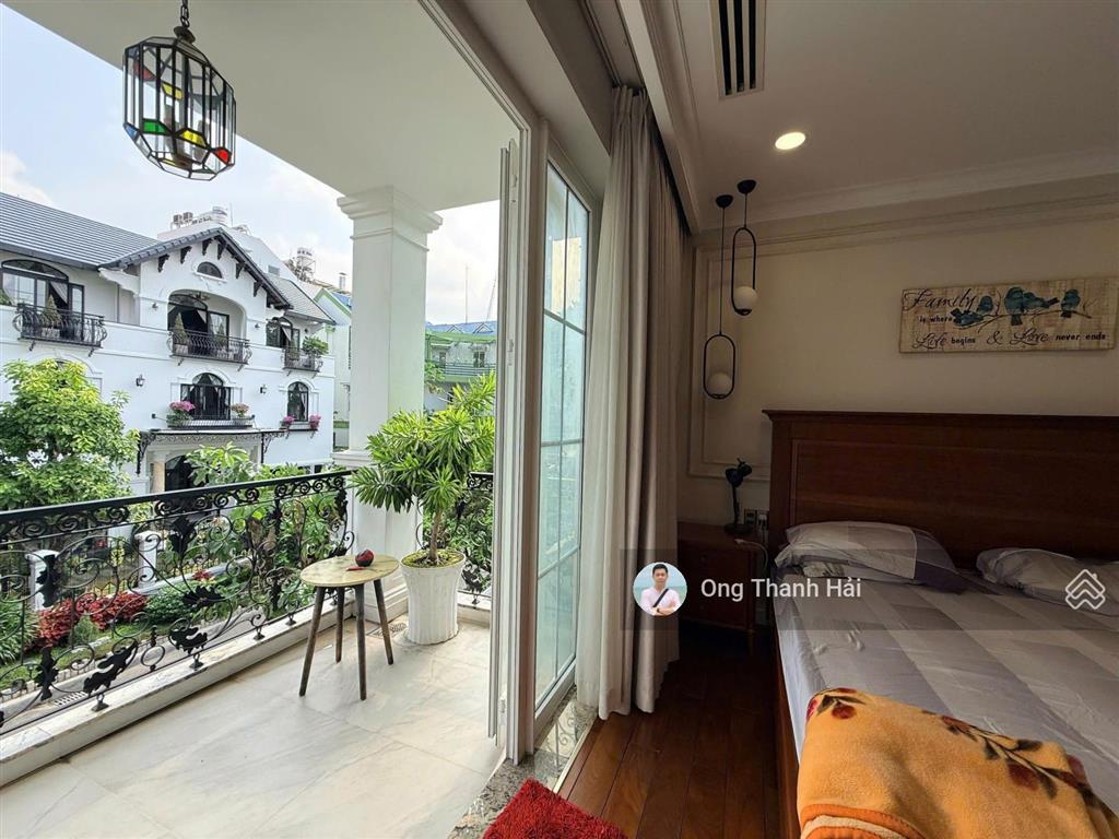 Cho thuê biệt thự đơn lập tại phú mỹ hưng, 285m2(19x15m) 6pn, sát bên công viên hồ bán nguyệt, ssis