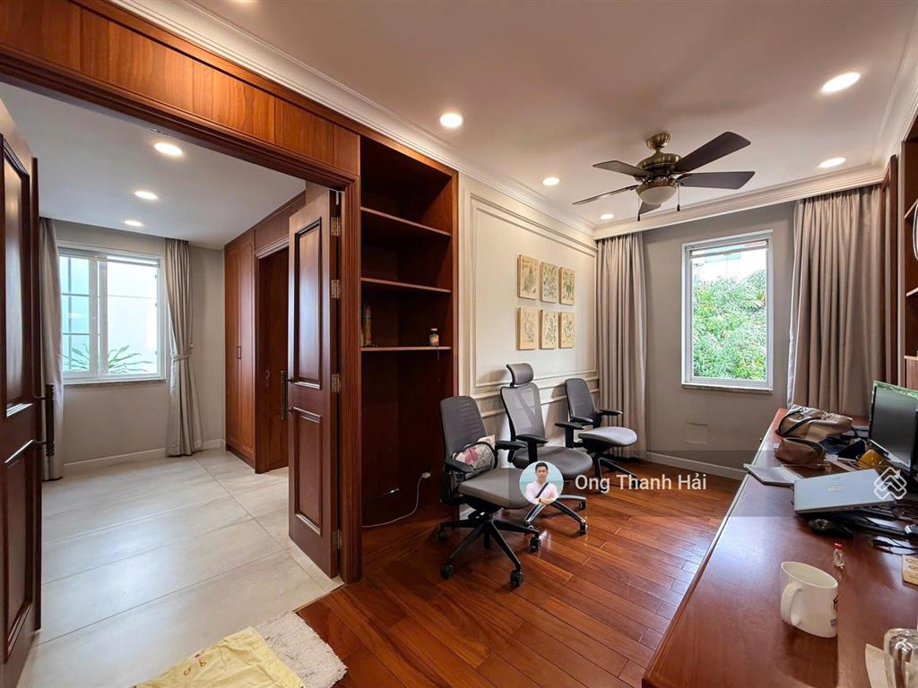 Cho thuê biệt thự đơn lập tại phú mỹ hưng, 285m2(19x15m) 6pn, sát bên công viên hồ bán nguyệt, ssis