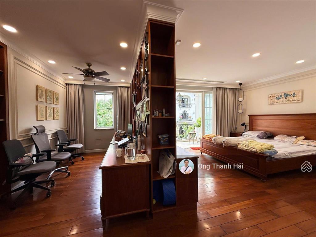 Cho thuê biệt thự đơn lập tại phú mỹ hưng, 285m2(19x15m) 6pn, sát bên công viên hồ bán nguyệt, ssis
