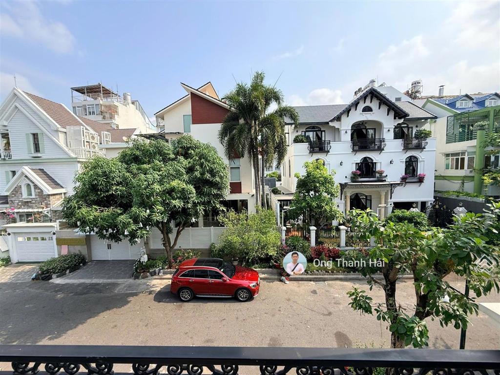 Cho thuê biệt thự đơn lập tại phú mỹ hưng, 285m2(19x15m) 6pn, sát bên công viên hồ bán nguyệt, ssis